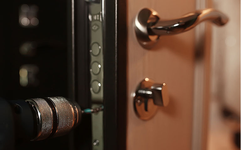 Green locksmith provides home lock repair in Daytona Beach & Ormond Beach, FL